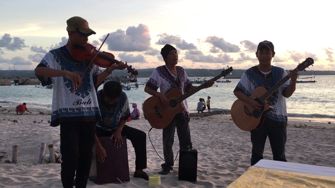 Ai Piah Cia Eh Yia (At Jimbaran Beach In Bali)