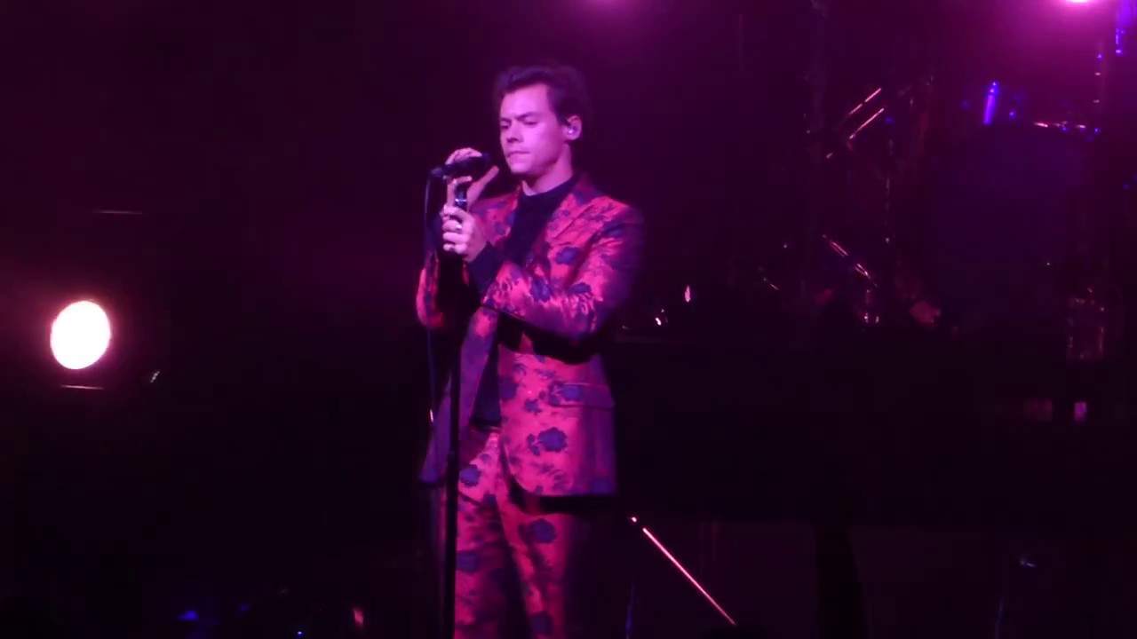 Harry Styles - WOMAN - September 28, 2017 Radio City Music Hall New York CIty