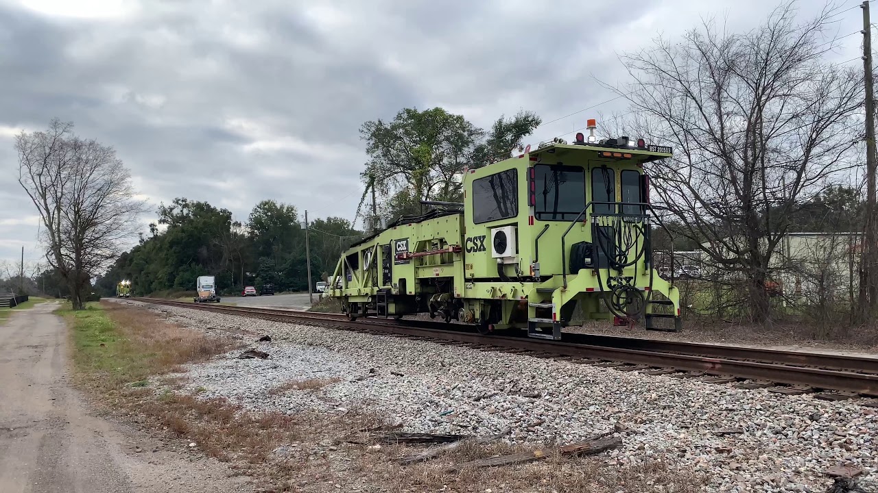 10 trains in 13 hours at Wildwood, FL staring a M.O.W parade, a loaded rail train, Q453 having UP’s.