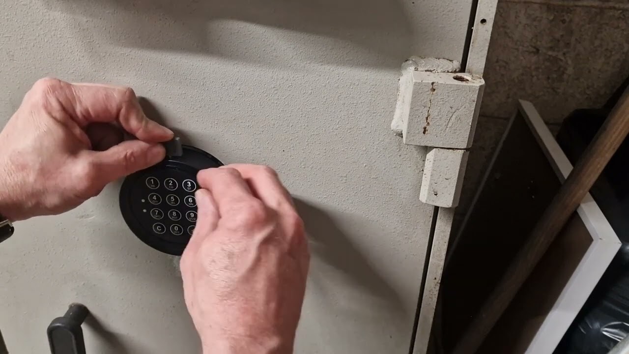 insys electronic digital combination lock,  battery change