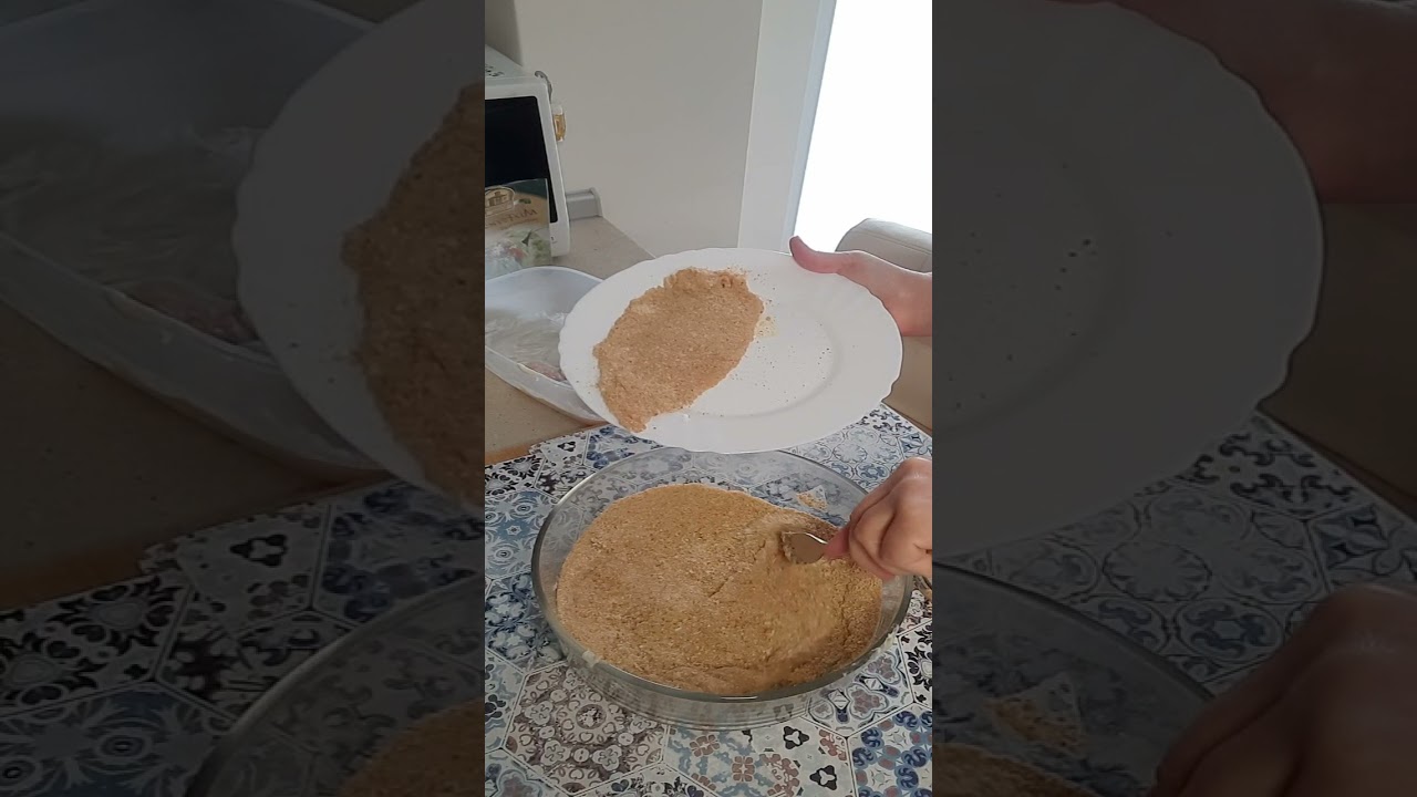 Cotolette morbidissime e gustosissime di pollo o di carne fritte o light a forno.