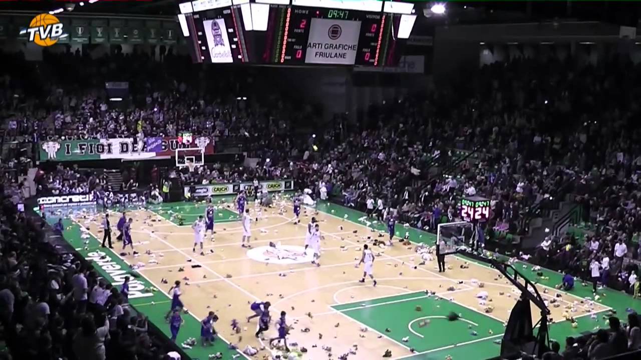 Il Teddy Bear Toss del Palaverde