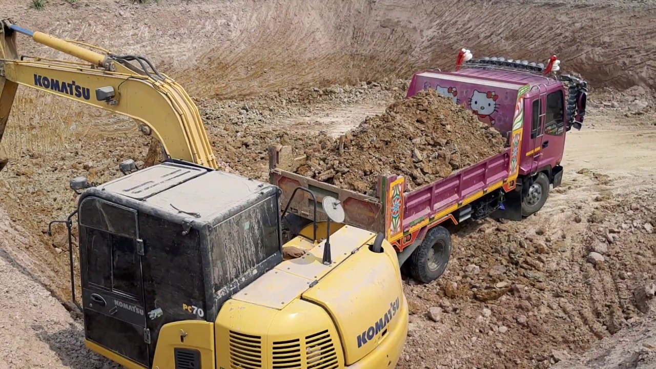 วันพฤหัส จัดเต็ม เล็กพริกขี้หนู komatsu pc70-8  จารย์กบ ขุดสระสวยจัด excavator and truck EP.6454