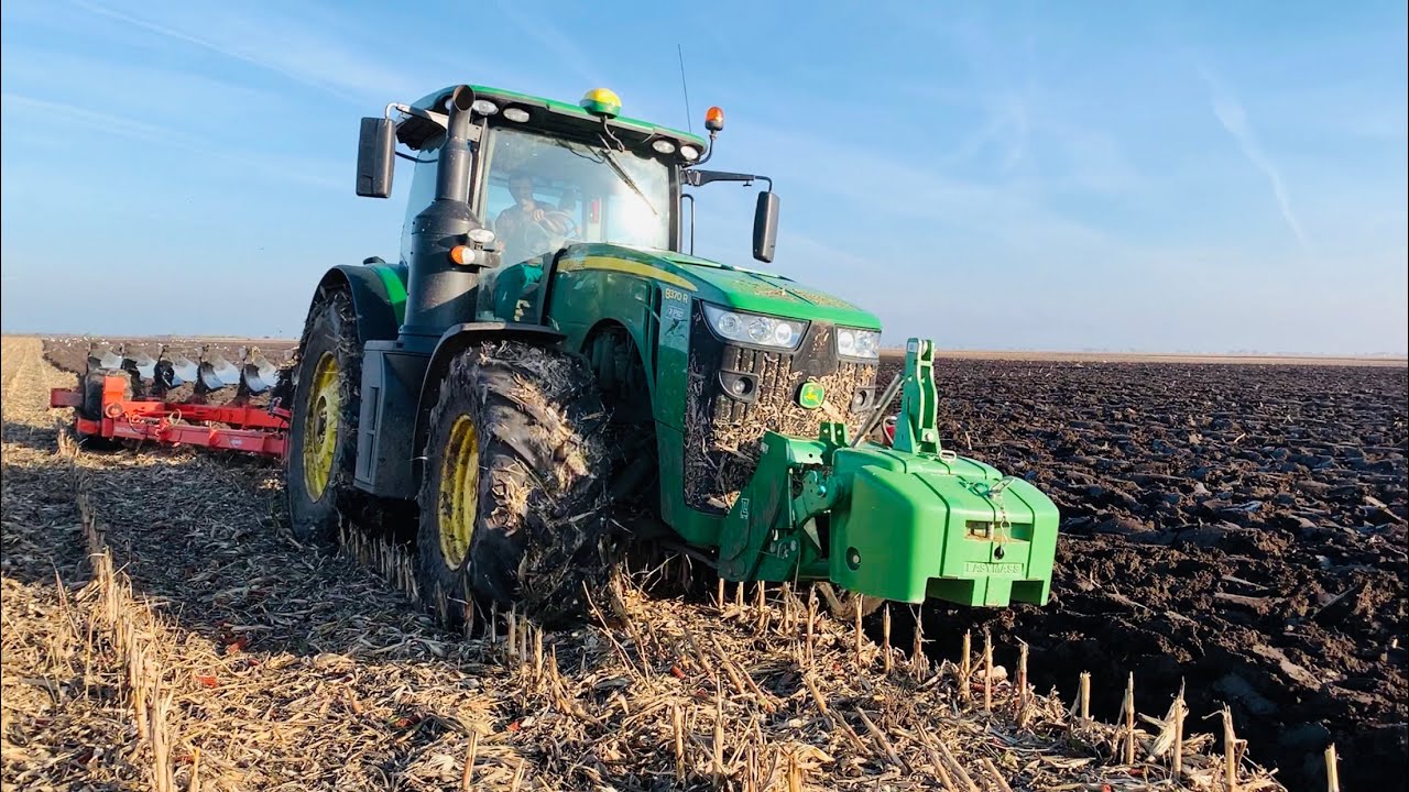 La arat cu John Deere 8370R & KUHN multi-leader