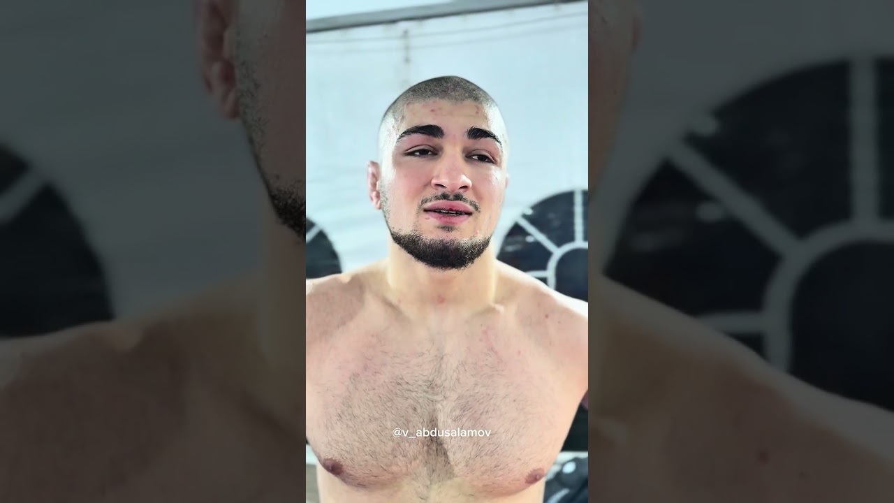 Арсений Джиоев после победы над Кайлом Дэйком в малом финале рейтингового турнира.