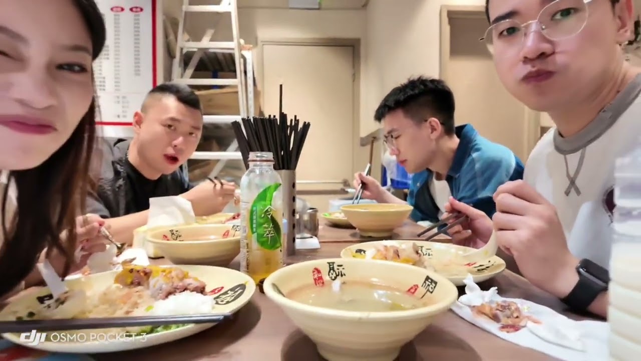 31yo Chongqing girl’s Hong Kong food tour & funny interview with friends!