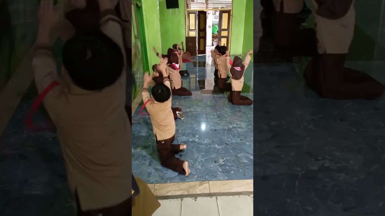 Tari dinding ba'dinding oleh Ra. Hikmatul barokah