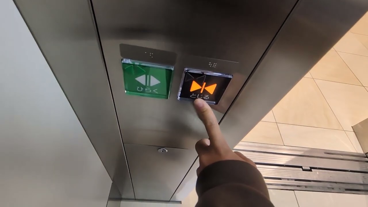 （液晶は珍しいかも）太田イオンのエレベーター