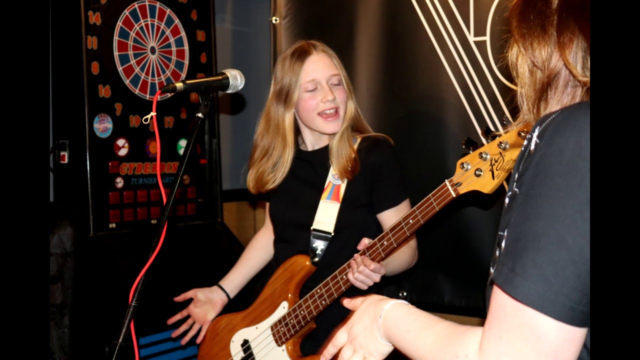 Keep on rocking in the free world   Cover TTQ
