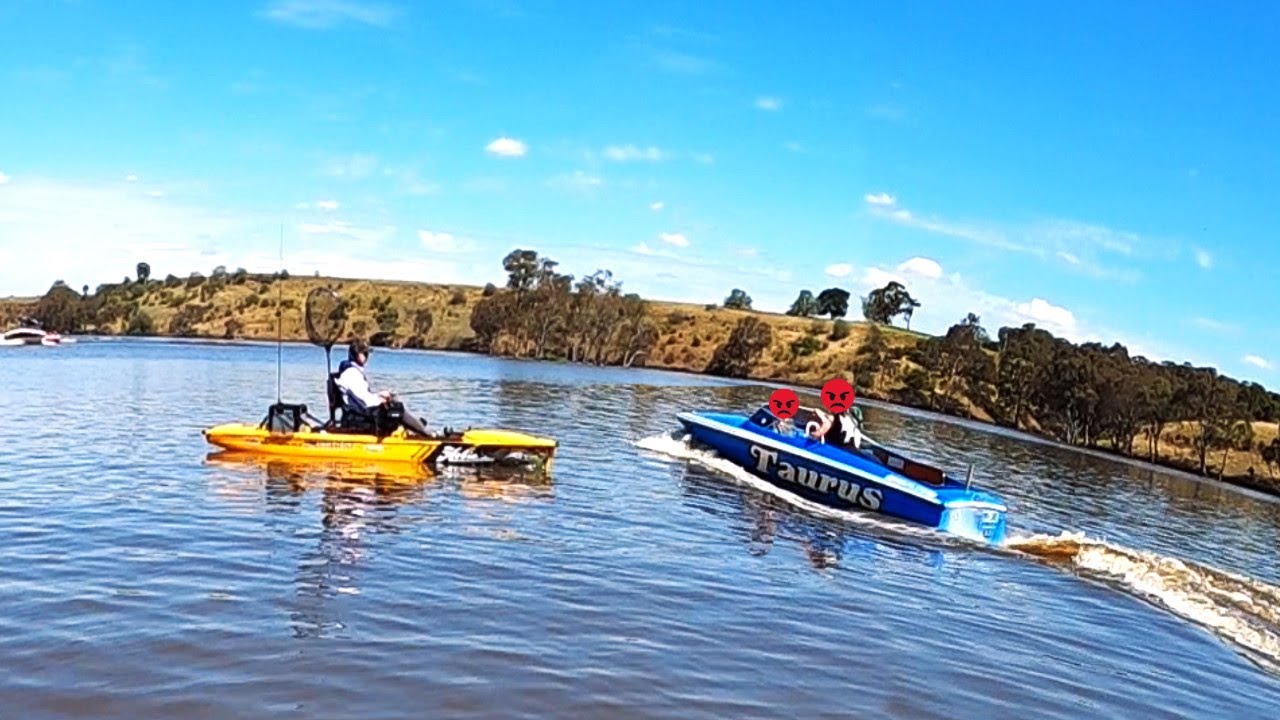 Close Calls Whilst Kayak Fishing!!