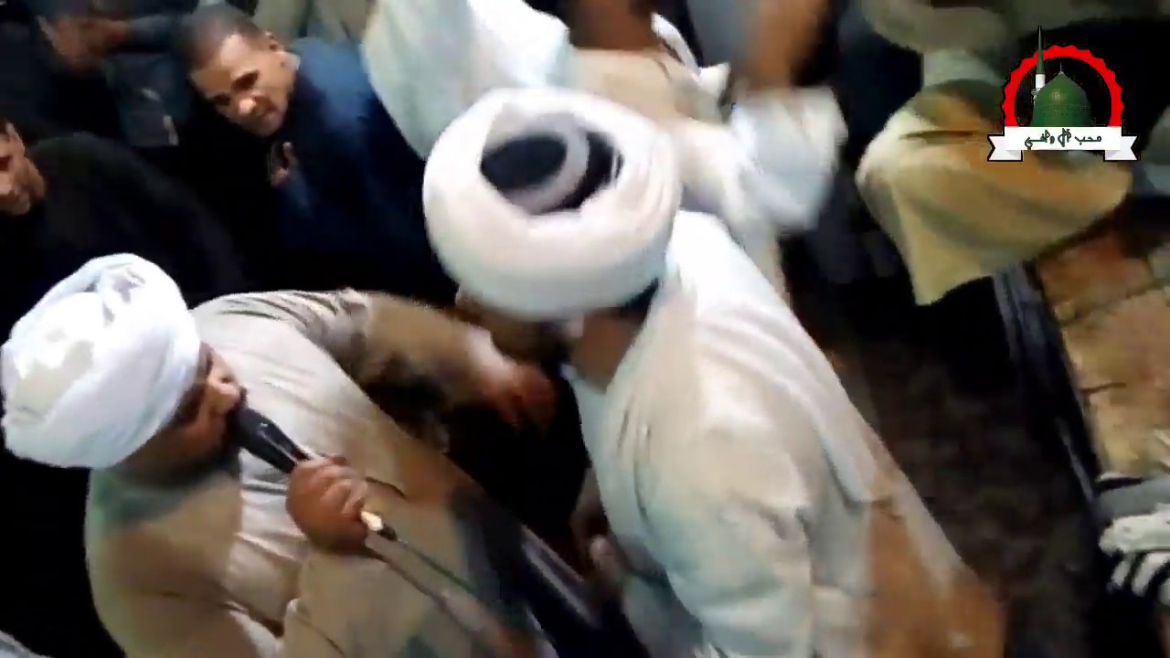 شاهد نزول الشيخ عاطف الهوي من علي المسرح في وسط الذكيرة 2019م_ Sheikh Atef Al - Hawa