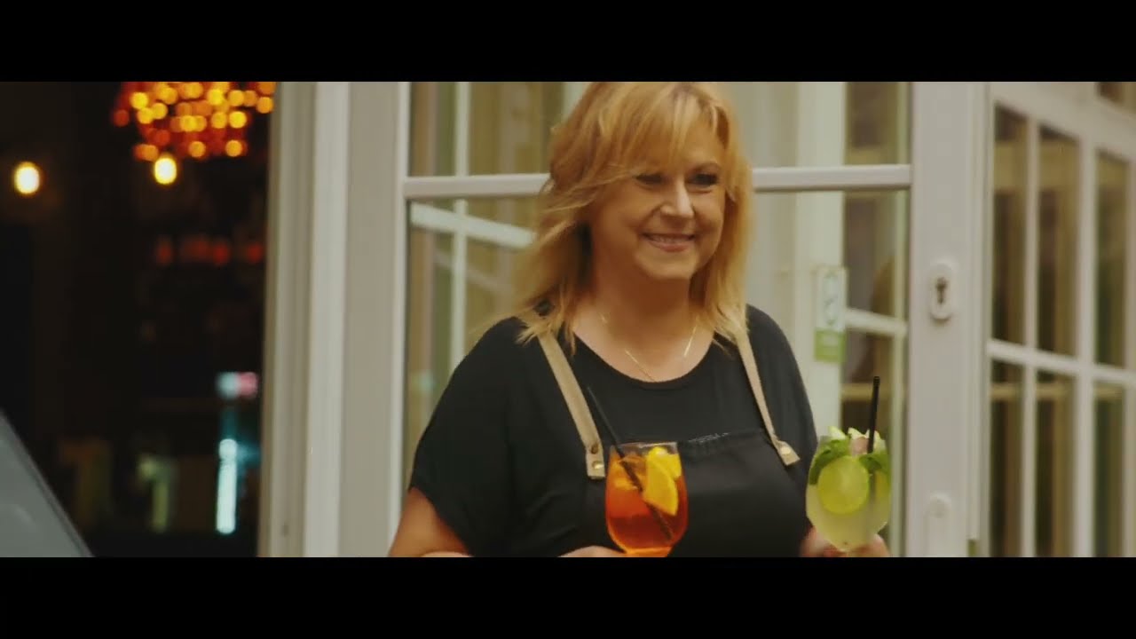 ARLETA KRÓLAK TWÓJ UŚMIECH (  Official Video  )