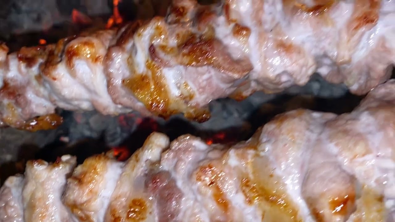 Espetadas de porco grelhados