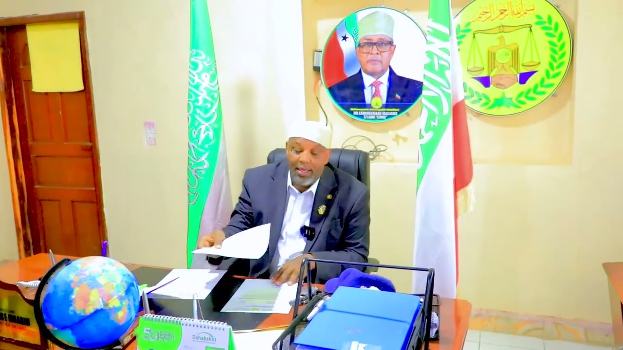 Guddoomiyaha gobalka Sanaag ayaa joojiyay imaatinta Sharci darada ah ee Ajaanibta Gobalka Sanaag.