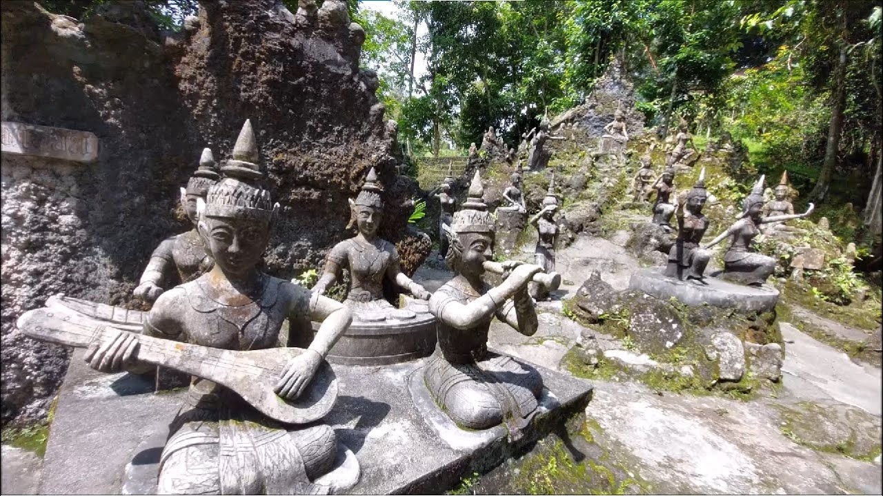 Motorradtour zum Tarnim Magic Garden, Wat Ratchathammara und Guan Yu Schrein (Ko Samui/Thailand)