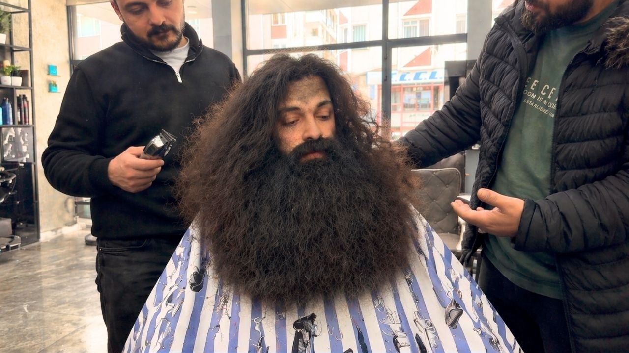 HOMELESS MAN GETS HIS FIRST HAIRCUT IN YEARS | You Won&rsquo;t Believe The Result
