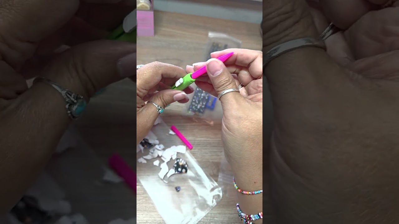 Wax Pens for Wonder Boards, Bead Art, Rhinestone and Diamond Painting #mibolaloca #waxpens #crafting