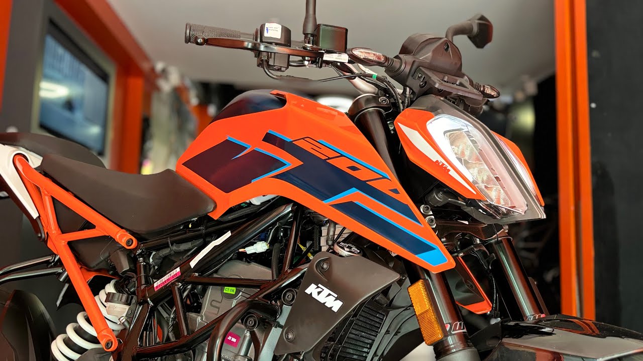 2024 KTM Duke 200 New Electronic Orange Detailed Review