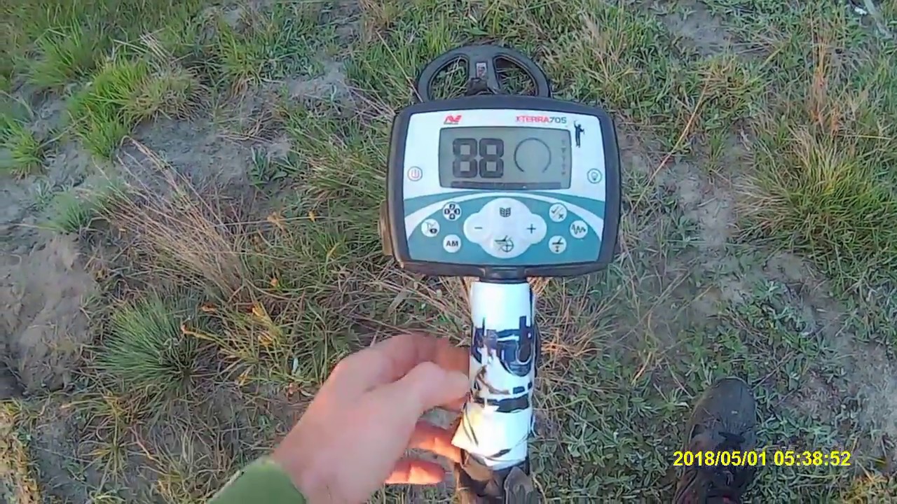Minelab X-Terra 705 после замены батареек или аккумов. 