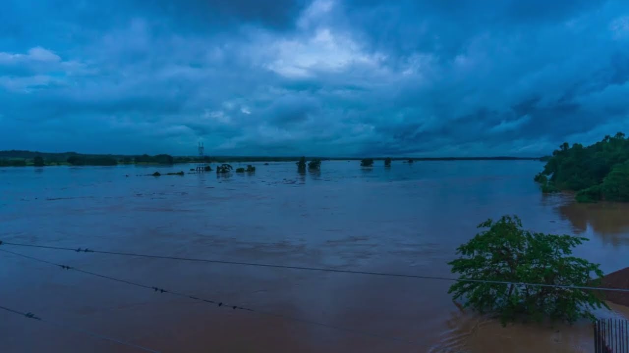 Floods continue in the Philippines following Paeng. Westpacwx update.