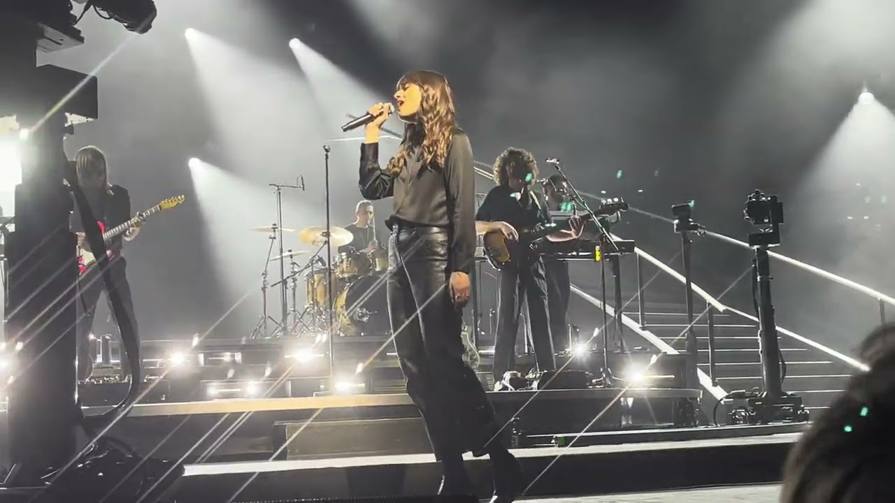 Clara Luciani - Tout le monde (Lyon 22/03/2025)