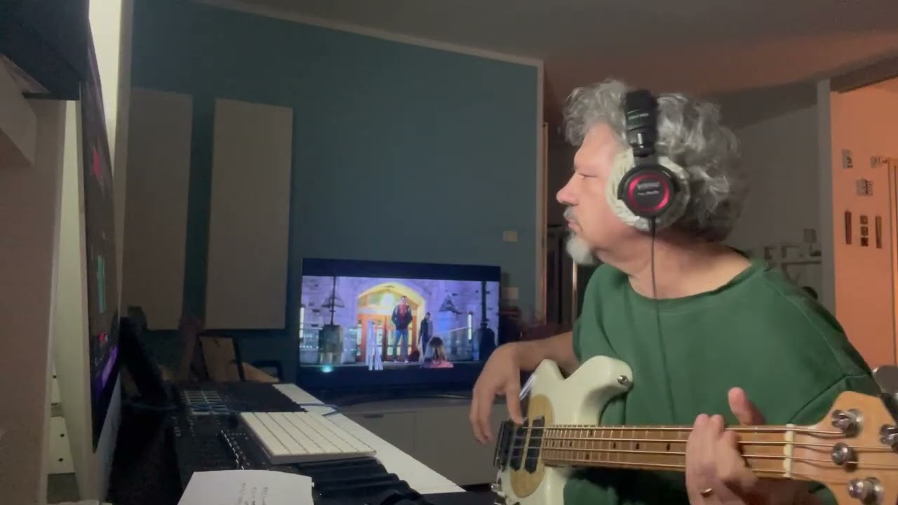 I Just Died In Your Arms Tonight (Cutting Crew) - Bass Cover
