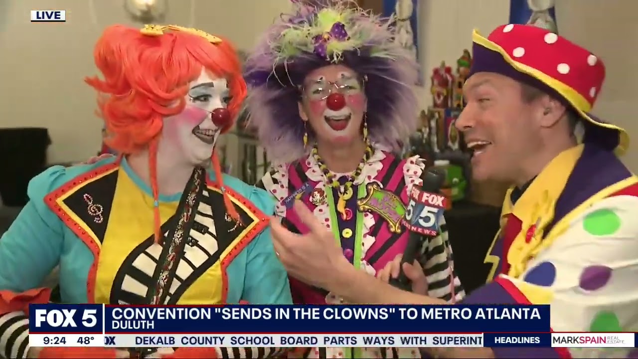 Clown convention takes over Duluth hotel