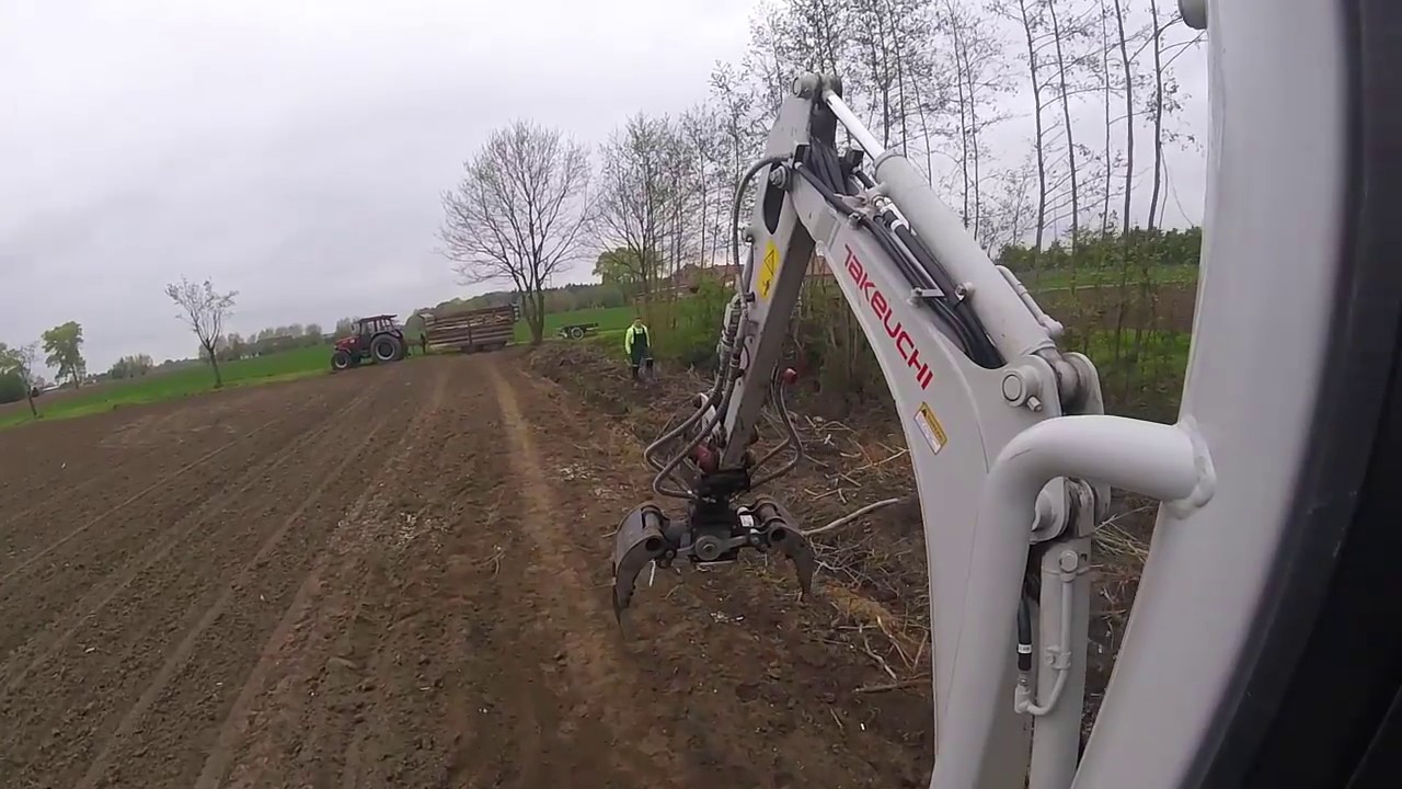 Holz Fahren und  mit  Bagger raus holen und wegbringen Holz Gazz!