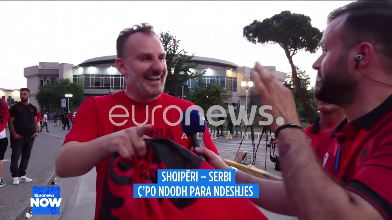 A jemi live! Jo jo mos shaj&hellip;&ccedil;far&euml; mesazhi i jep serb&euml;ve?! Gazetari b&euml;n humor me tifoz&euml;t