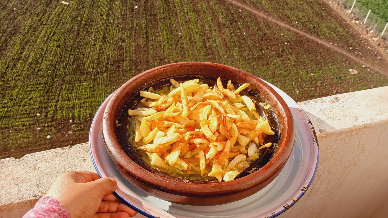  أجواء البادية#طجين بدجاج والفريت  فوق الفاخر  جا بنين 😋