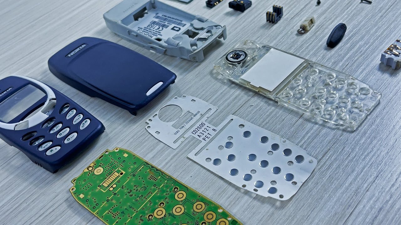 Nokia 3310 Teardown! Why did it work? - Who has used it before?