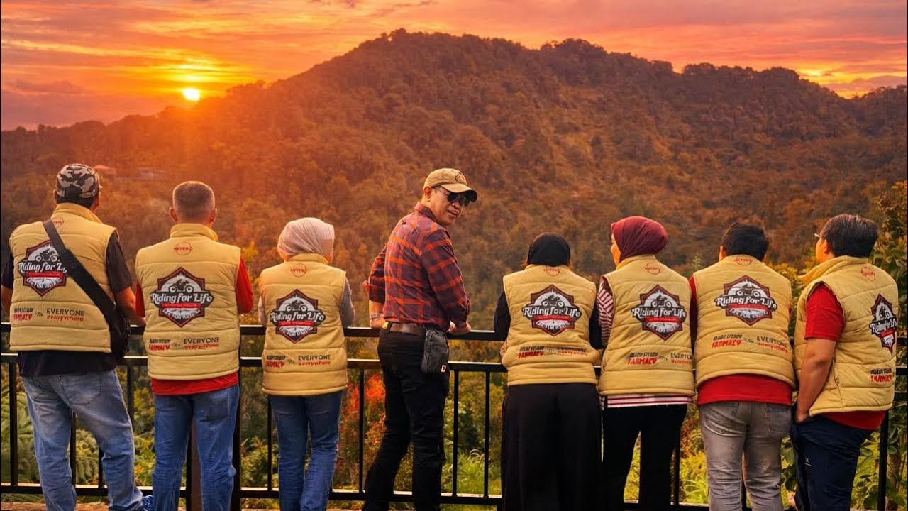 TOURING DAN BUKBER DI UPPER CLIFT RESORT & CAFE SENTUL