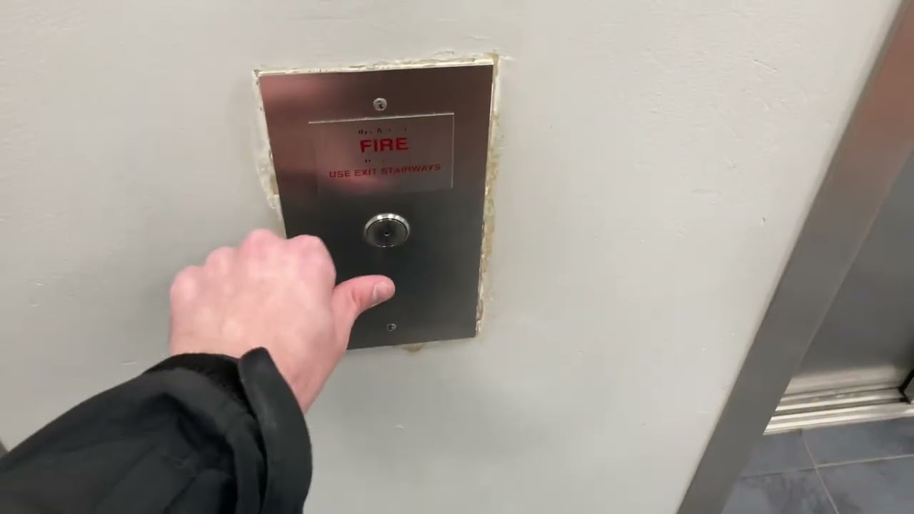 Foxboro, MA: OTIS Series 5 HIGHdraulic Main Elevators at Patriot Place