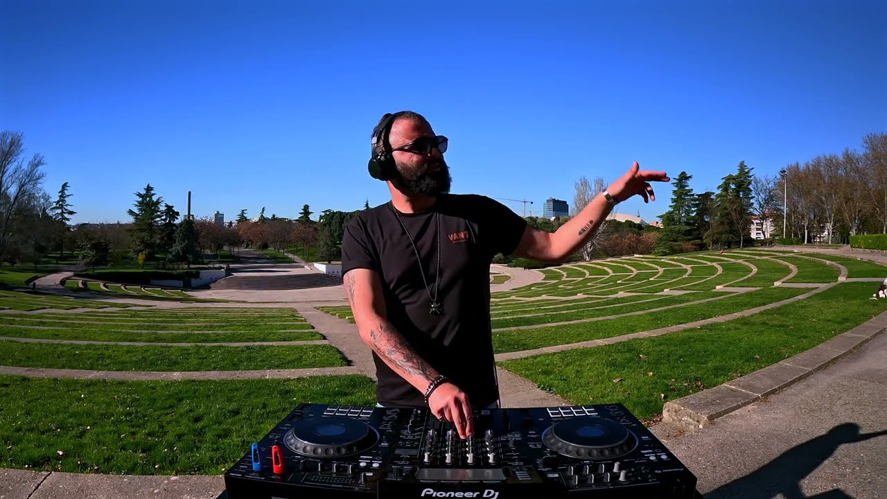 Ale De Maio @ Parque Enrique Tierno Galvàn (Madrid, ES) [Melodic Techno/Progressive House] 4K