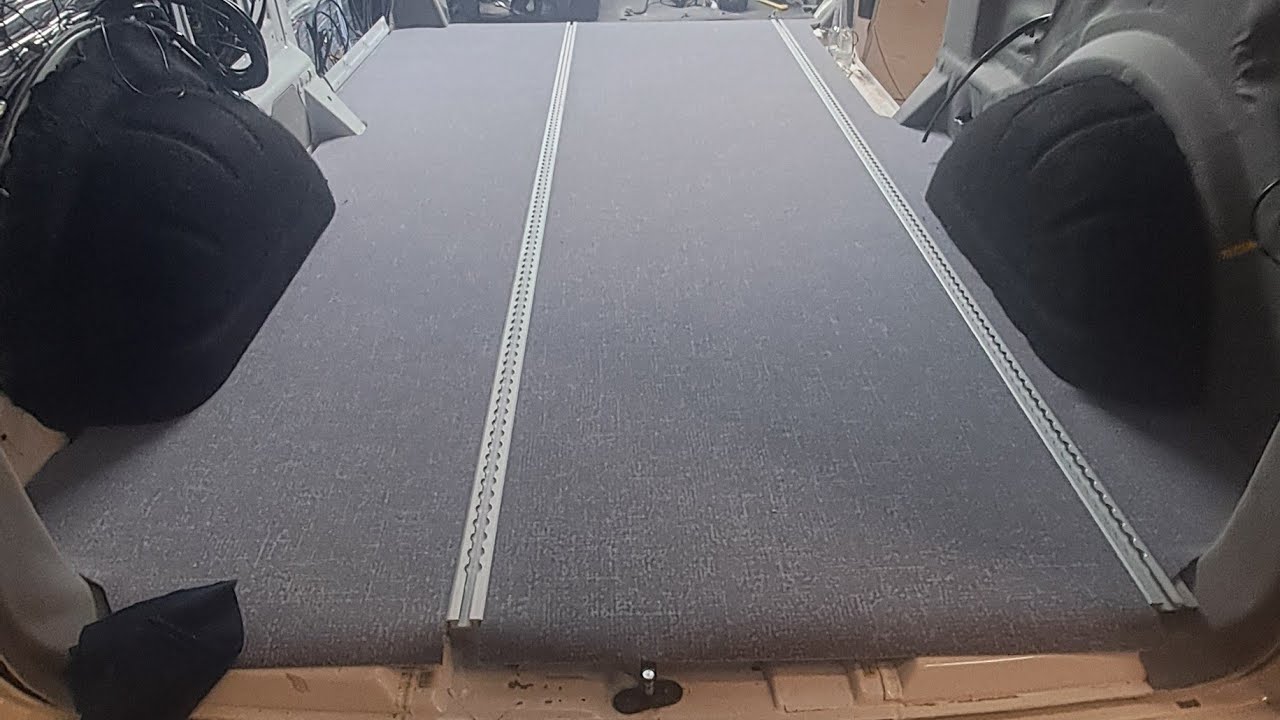 Transformación de Suelos Premium para Caravanas y Vehículos VIPPremium Flooring Solutions for