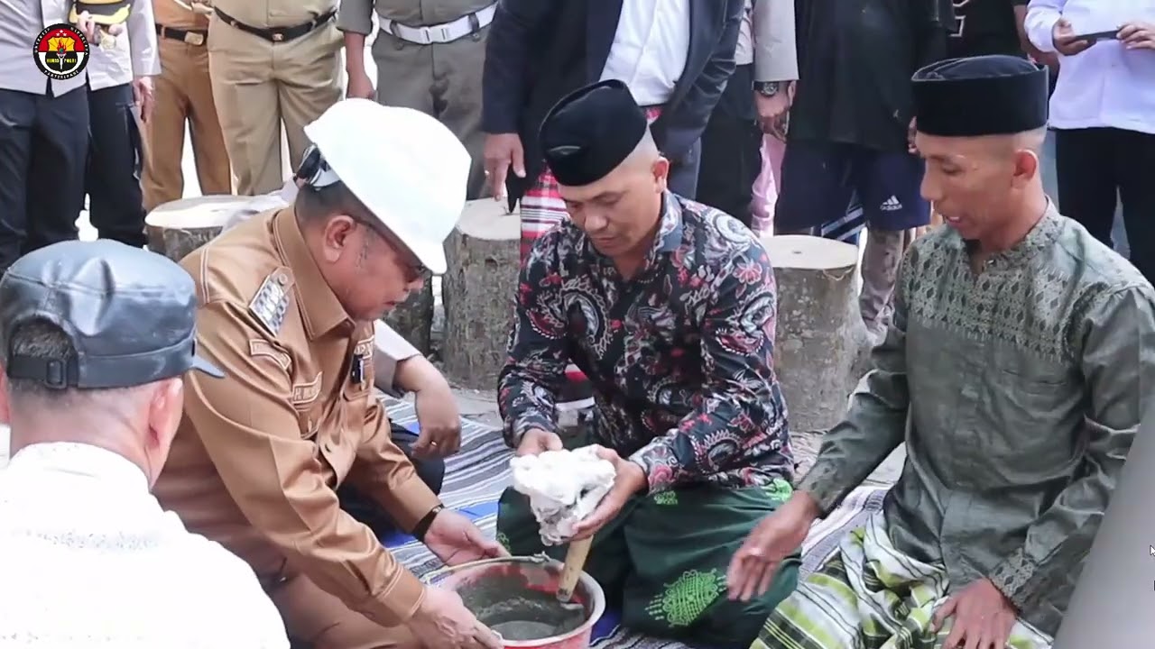 Kapolres Buton Bersama Bupati Busel Letakan Batu Pertama Pembangunan Koperasi Nelayan Merah Putih