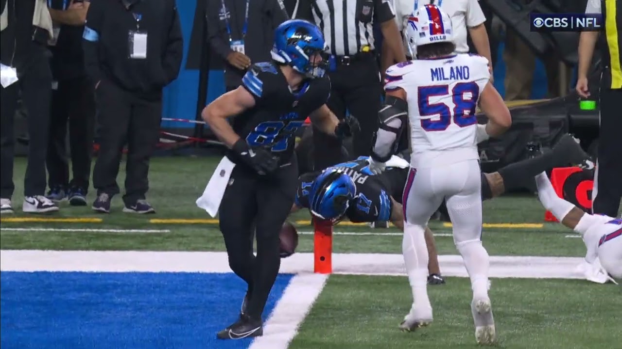 Tim Patrick extends over Bills' defender to Lions' first points of game