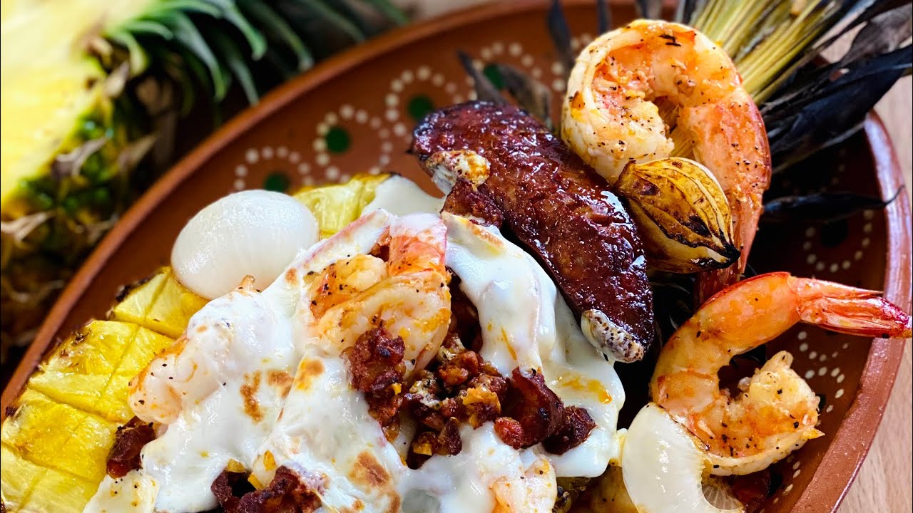 Cómo hacer una Pińa Rellena De Camarones 