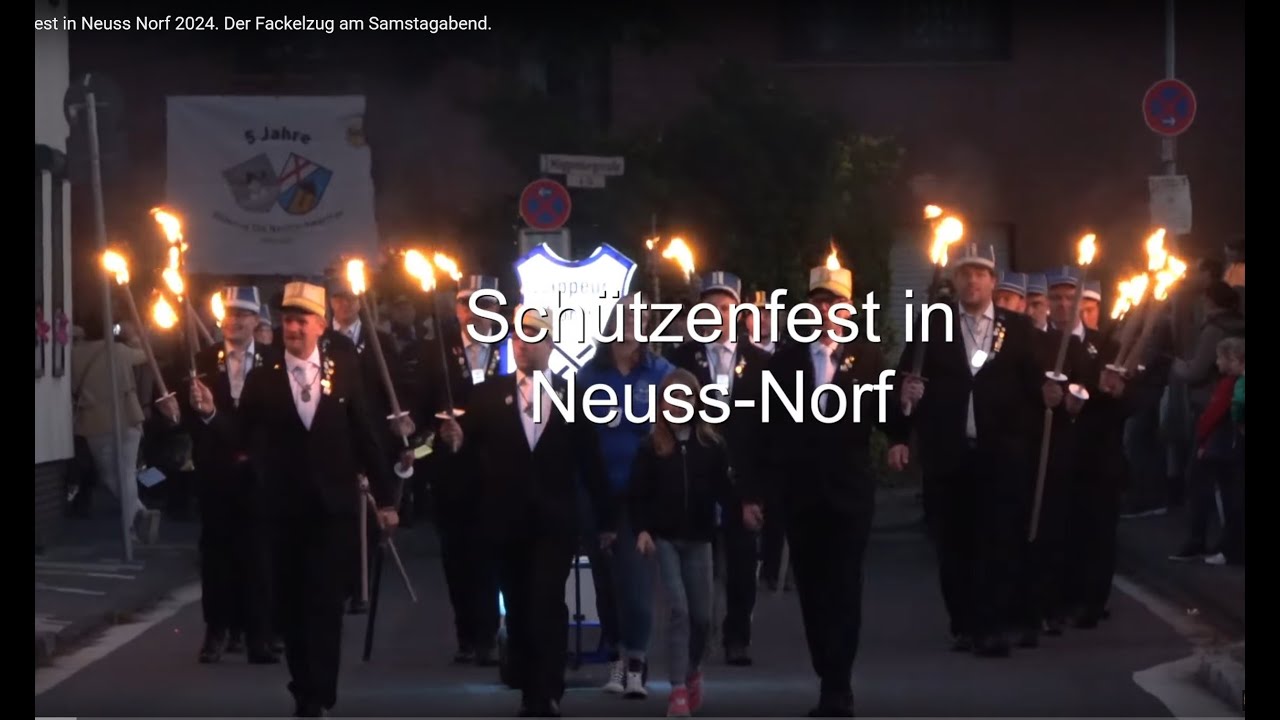 Schützenfest in Neuss Norf 2024. Der Fackelzug am Samstagabend.