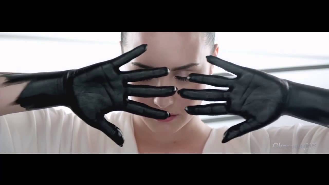 Demi Lovato Vs Taylor Swift - I Knew You Had A Heart Attack