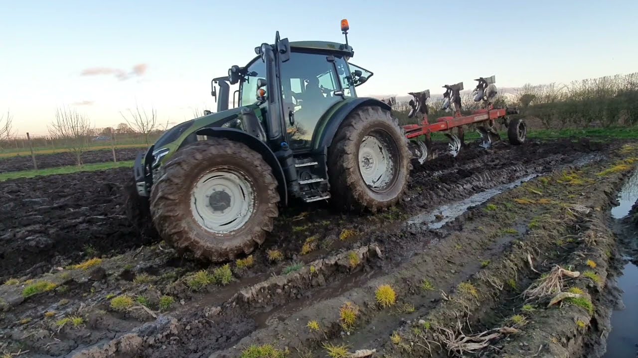 NEW VALTRA ON DEMO