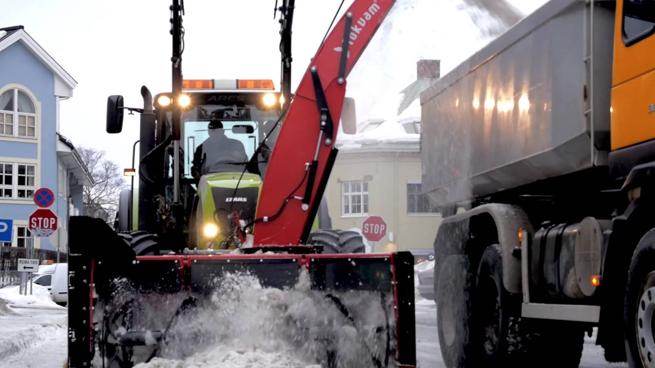 Fyll en lastebil på under 30 sekunder | Snølasting | Snölasting | Snow loading | Snow removal