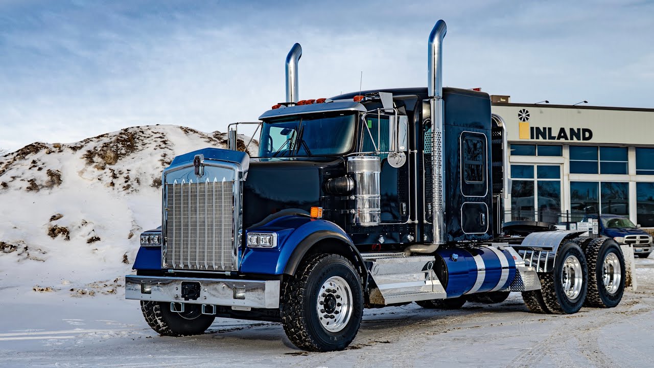 Большой синий зверь - низкорамный трактор Kenworth W900B - Парень из Kenworth