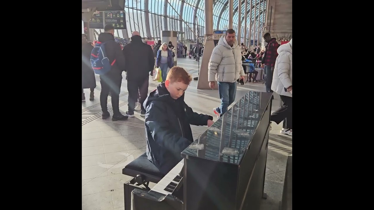 🎹 11-Year-Old Plays ‘Song for Guy’ on Public Piano at Strasbourg Railway Station 🎶