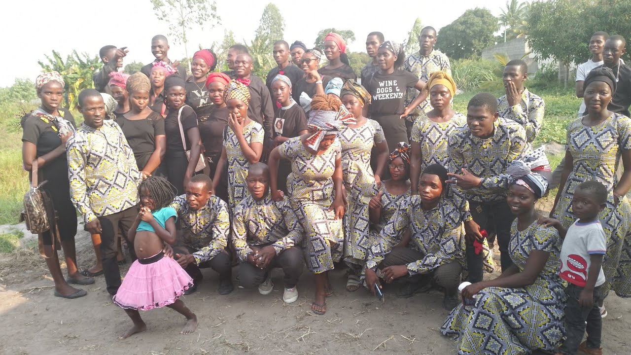 Jovens da igreja Evangélica de Cristo em Moçambique Beira Inhamizua