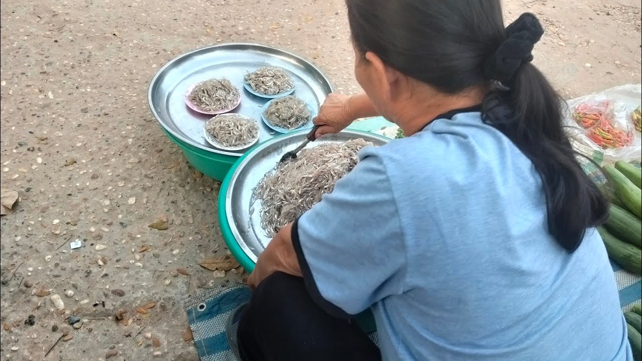 จำหน่ายสินค้าตลาดนัด แบบบ้านๆ