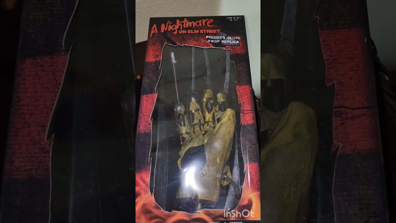A Nightmare on Elm Street: FREDDY'S GLOVE PROP REPLICA