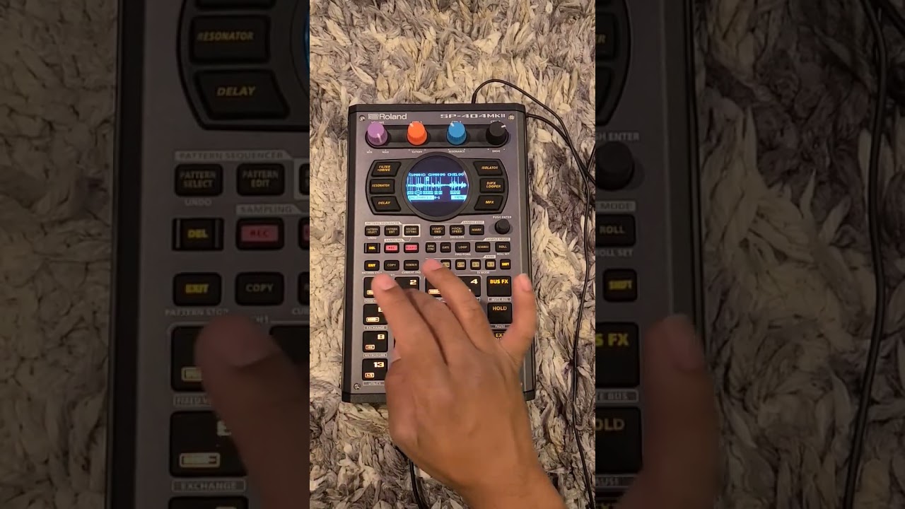 Trying to make beats with Roland SP 404 Mk2