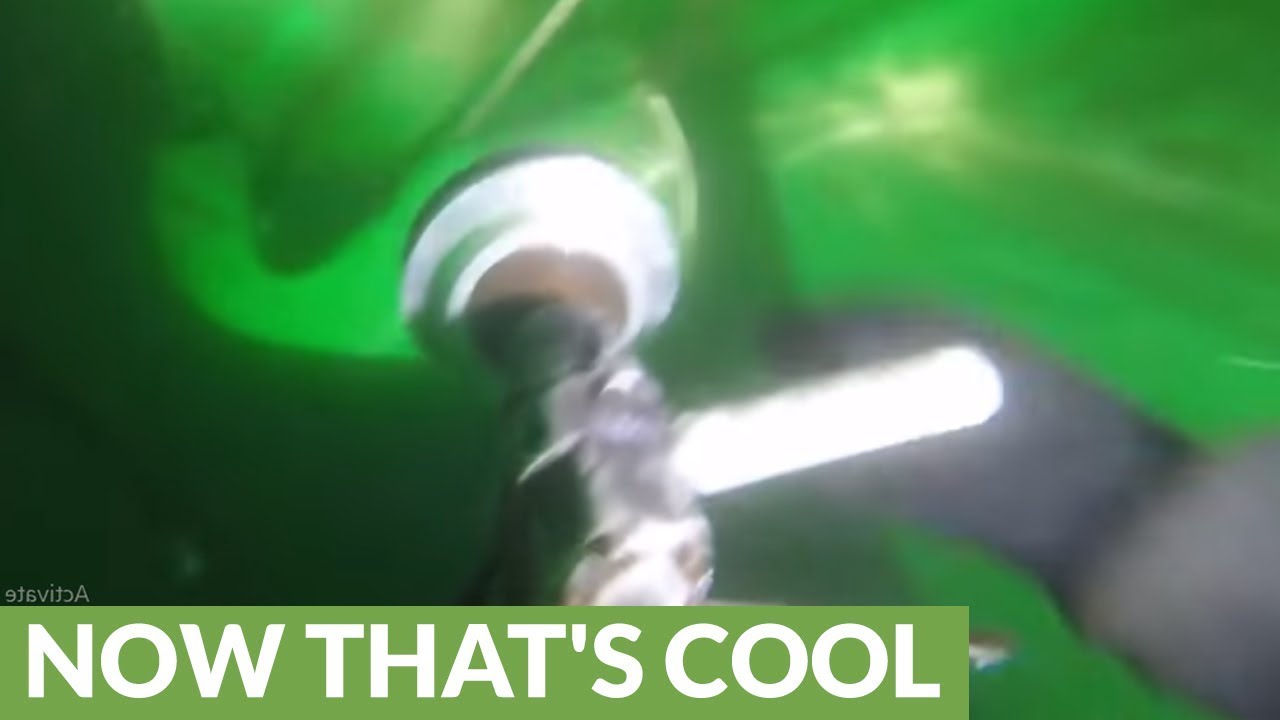 Underwater propeller polishing on oil products tanker