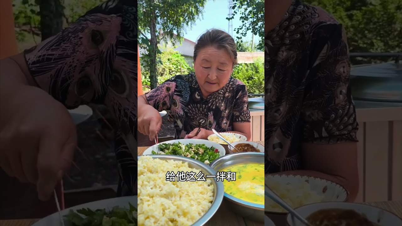 老妈今天 捞的二米饭 用米汤蒸的鸡蛋糕 #农村美食 #农村生活 #米汤蒸鸡蛋糕  #新农人计划2025 #黑土地上的农村生活